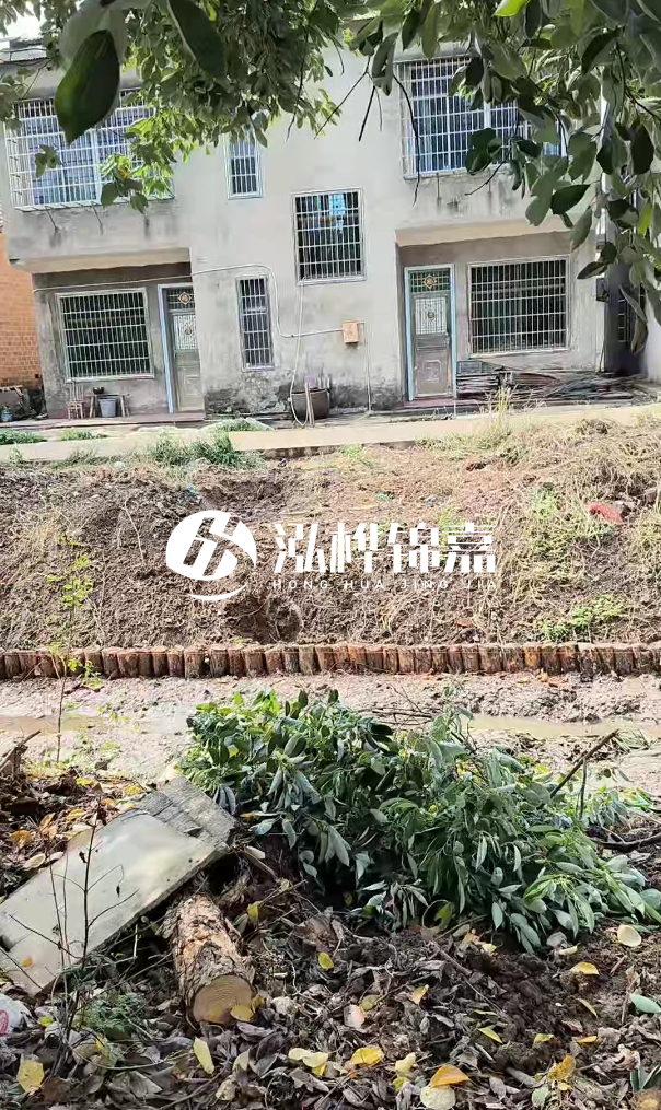 漳州挖機(jī)打木樁專(zhuān)業(yè)施工-挖機(jī)打木樁在狹窄河道邊怎么操作？
