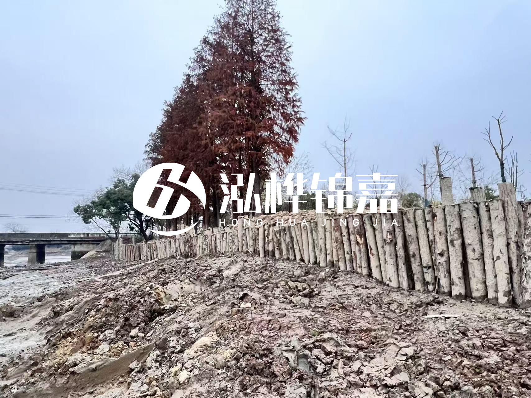 平?jīng)鐾跈C(jī)打木樁專業(yè)施工-松木樁工程量怎么計(jì)算的？
