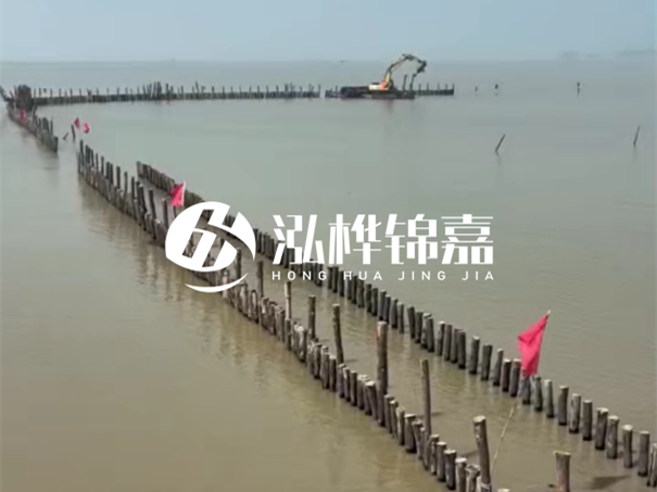 河道護(hù)坡打樁對河岸保護(hù)有何作用？河道松木樁水面需要預(yù)留多長？