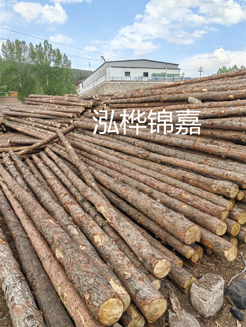 松木樁防腐施工圖片-保護(hù)環(huán)境，延長(zhǎng)使用壽命